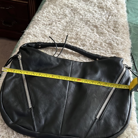 NEW EXPRESS HOBO BAG. - Picture 4 of 7